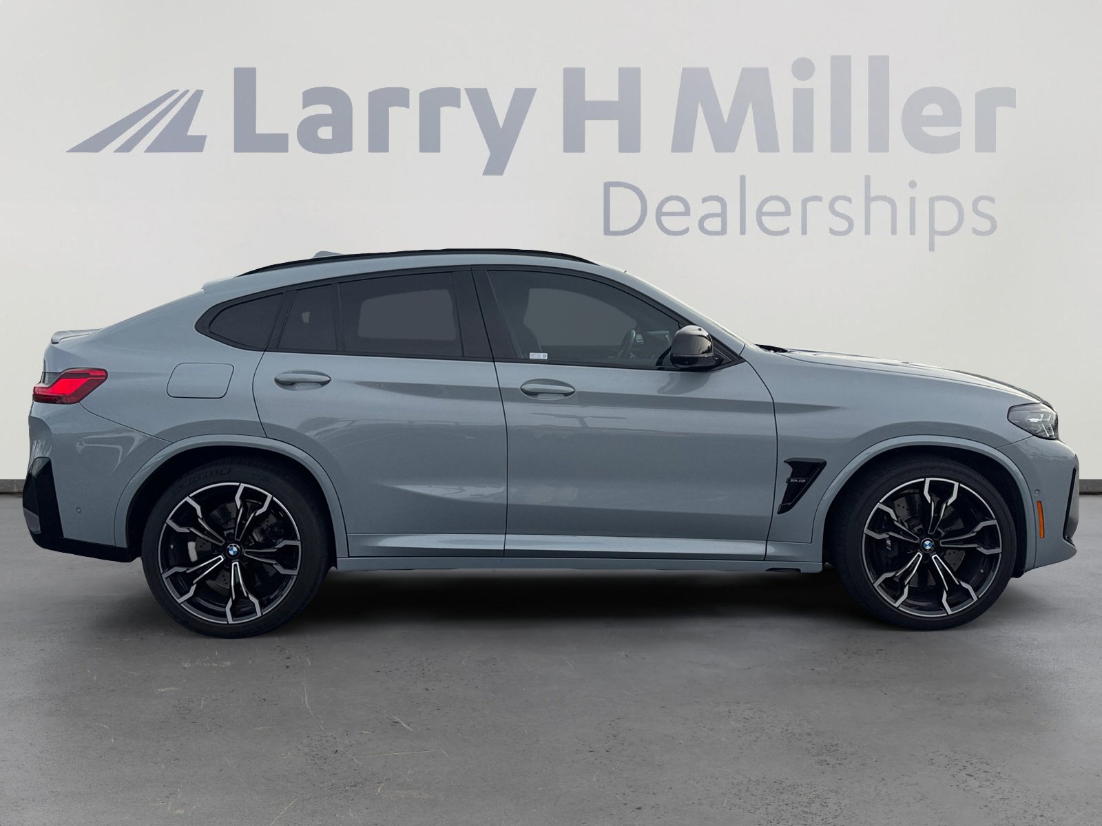 Used 2025 BMW X4 M w/ Competition Package image 6