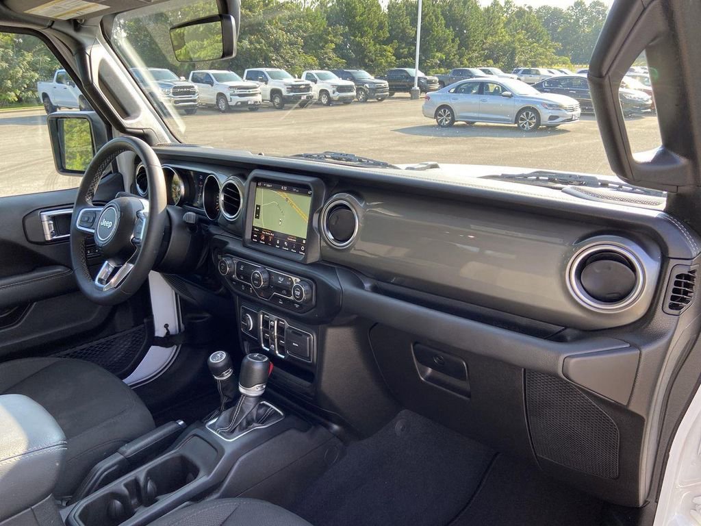 Used 2023 Jeep Gladiator Overland image 28