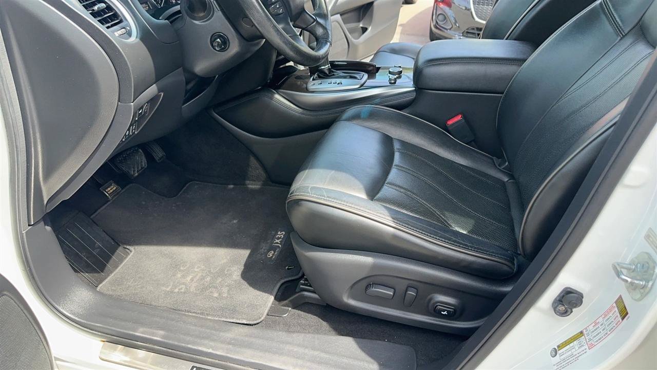 Used 2013 INFINITI JX35 AWD w/ Premium Pkg image 32