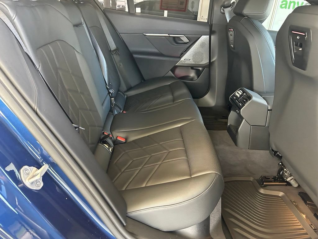 Used 2026 BMW i5 eDrive40 w/ Premium Package RWD image 29