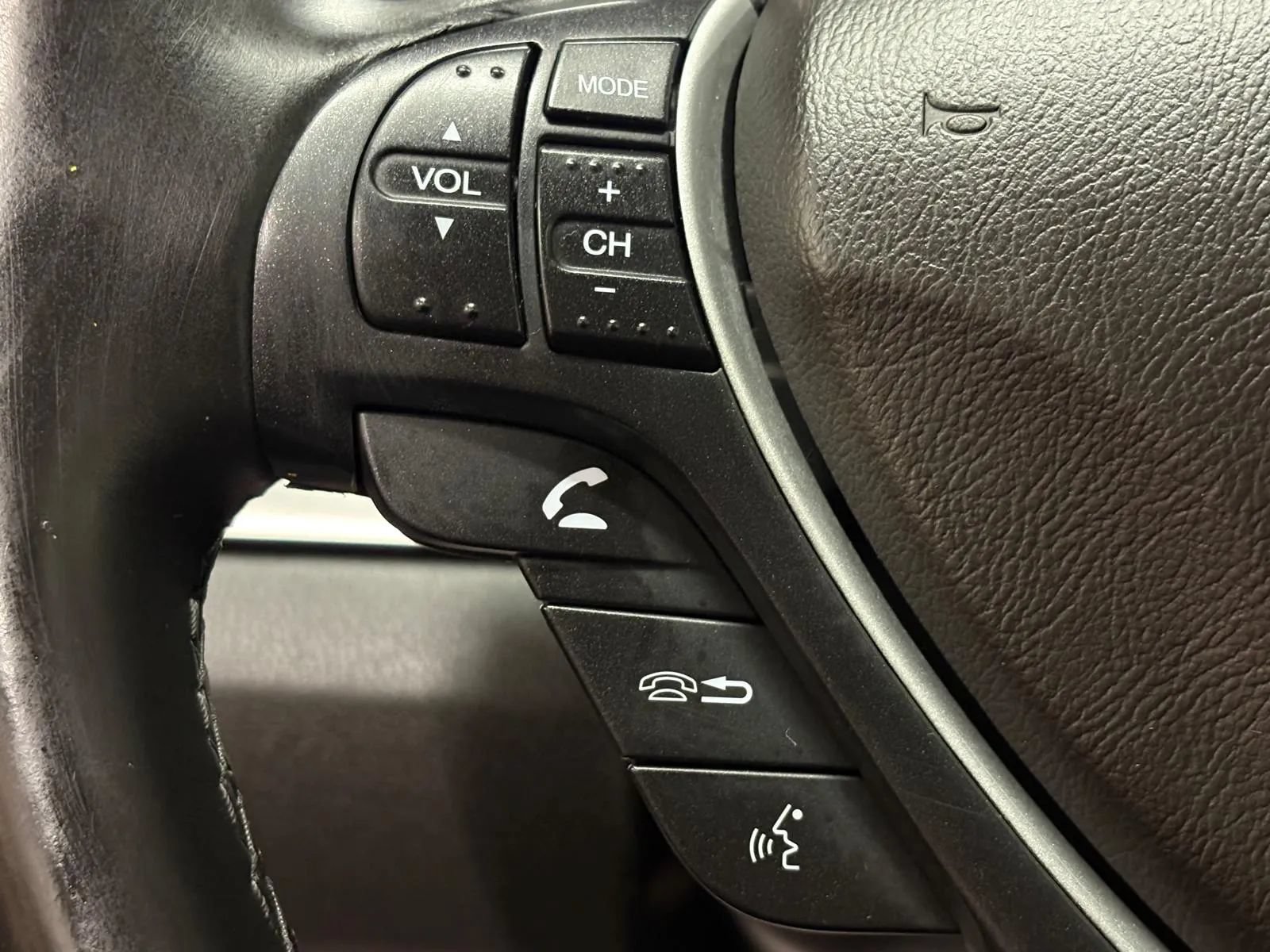 Used 2017 Acura ILX FWD image 32