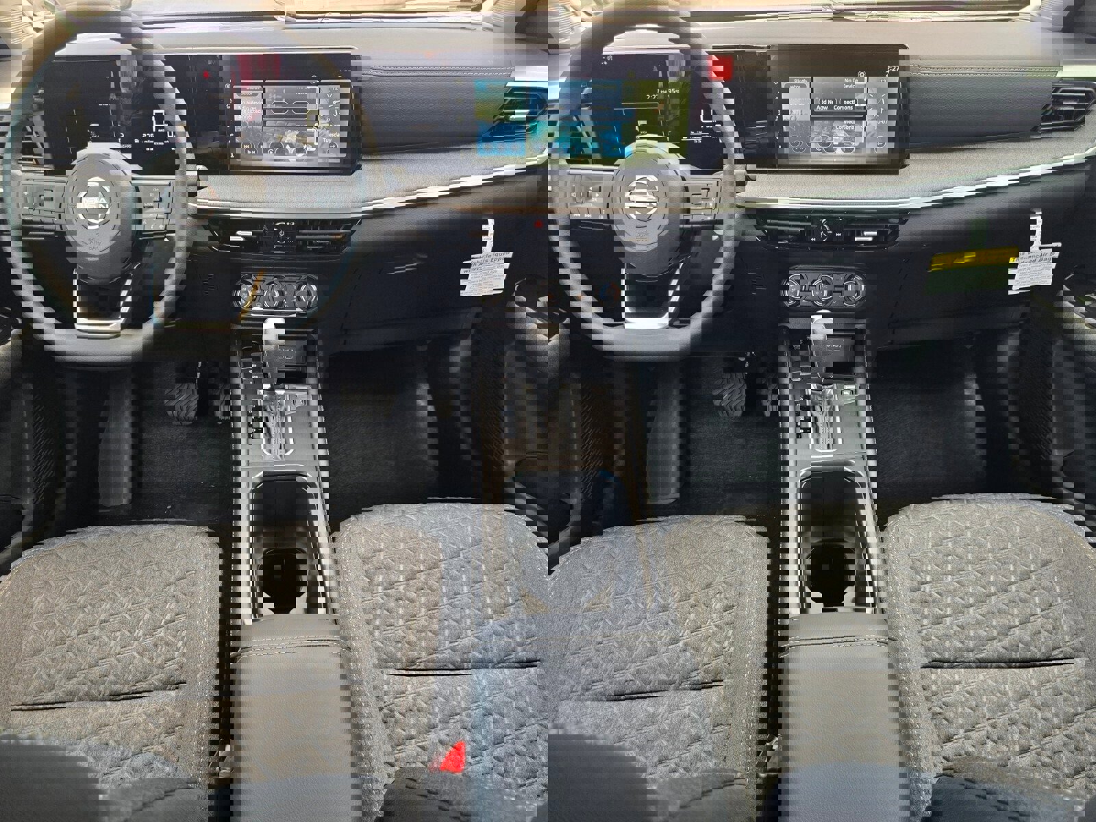 New 2025 Nissan Kicks SV w/ SV Premium Package image 18