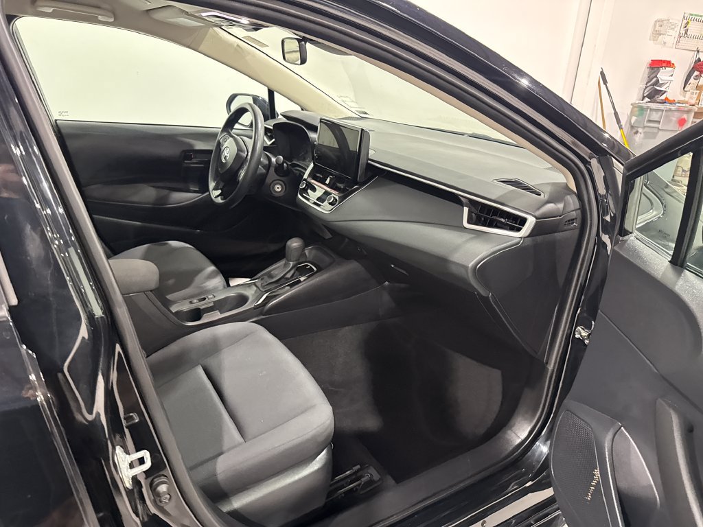 Used 2025 Toyota Corolla LE FWD image 20
