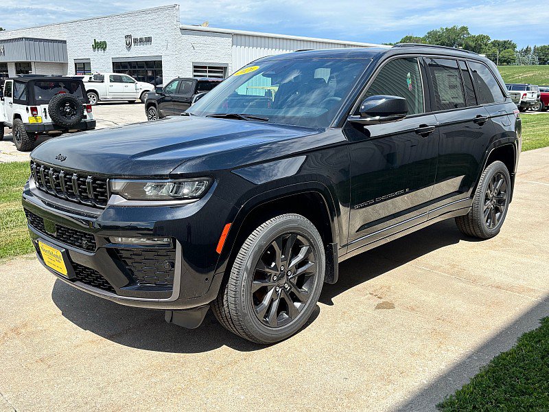 New 2026 Jeep Grand Cherokee Limited AWD/4WD image 7