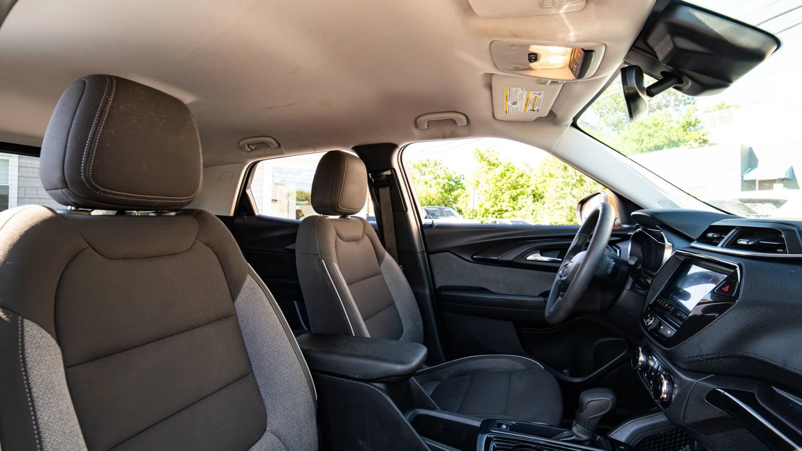 Used 2023 Chevrolet TrailBlazer LT w/ Convenience Package FWD image 10