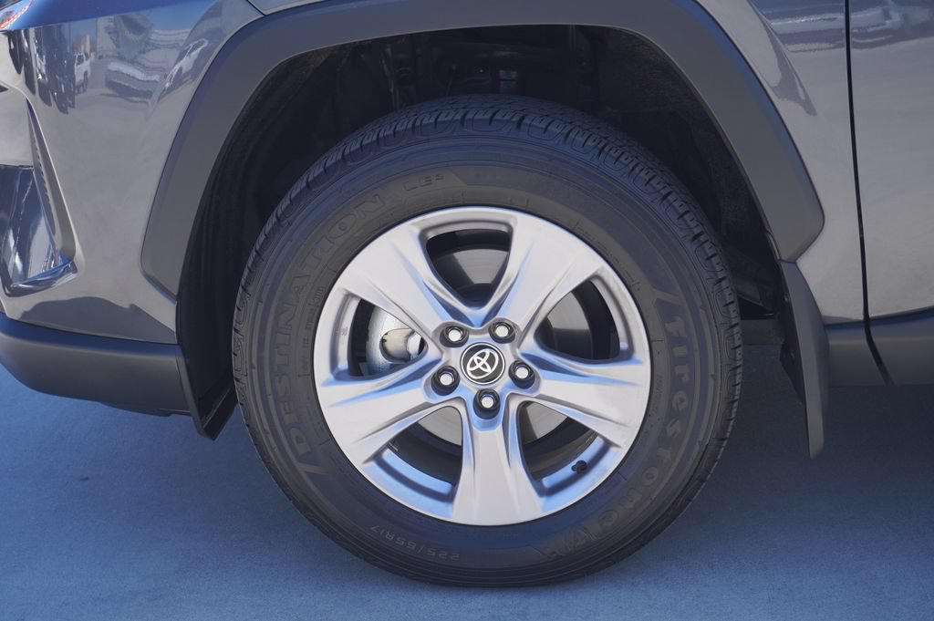 Used 2025 Toyota RAV4 XLE w/ Convenience Package FWD image 24