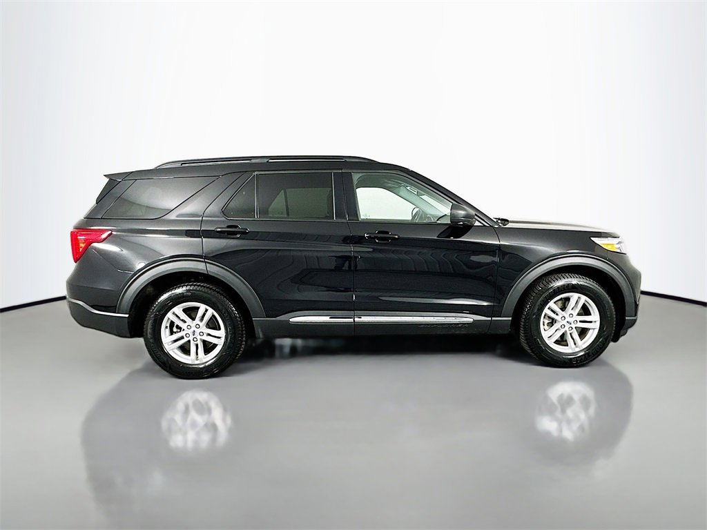 Used 2024 Ford Explorer XLT w/ Equipment Group 202A image 8