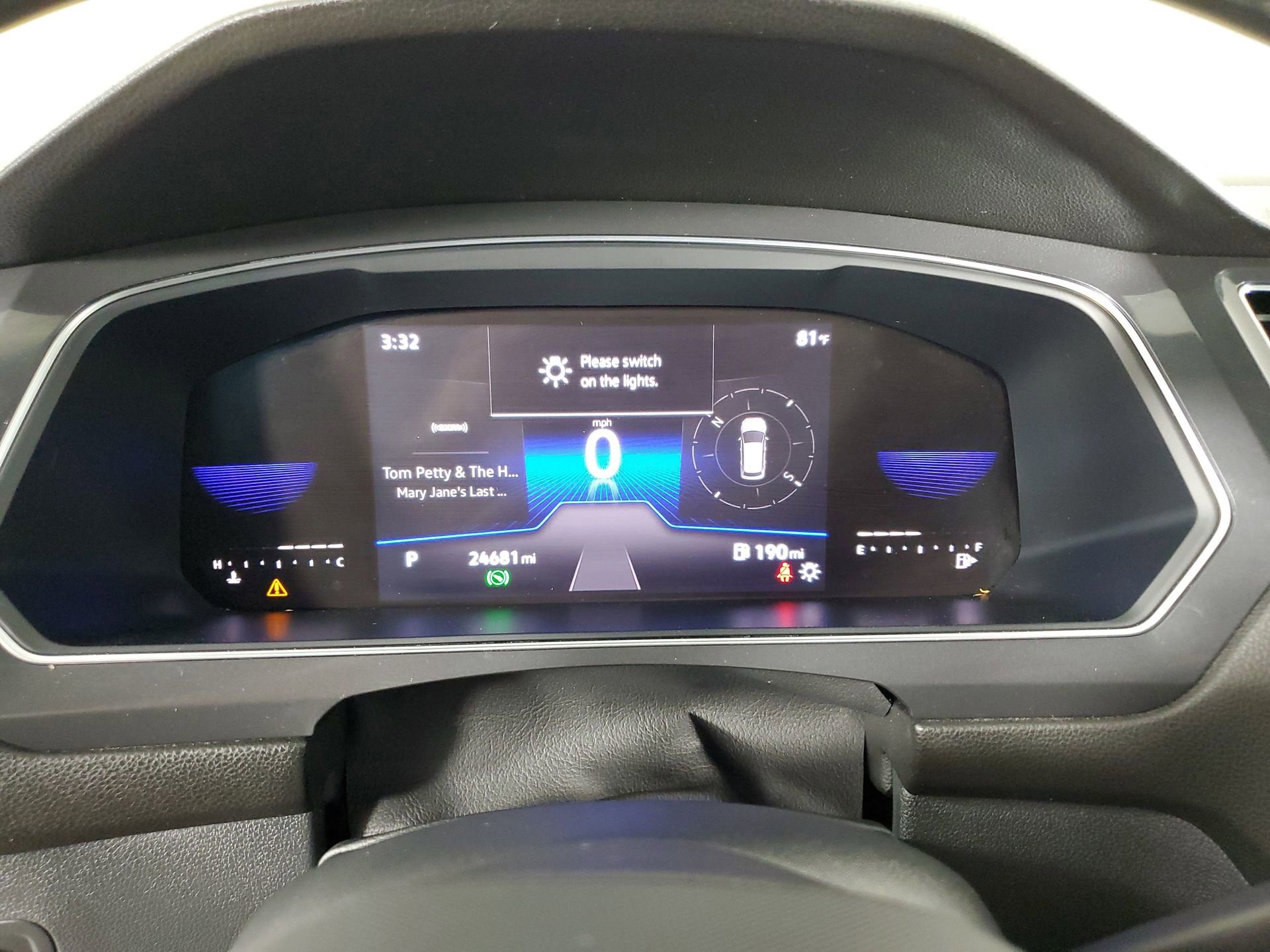 Used 2022 Volkswagen Tiguan SE R-Line image 28