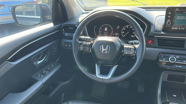 Used 2025 Honda Pilot Touring image 25