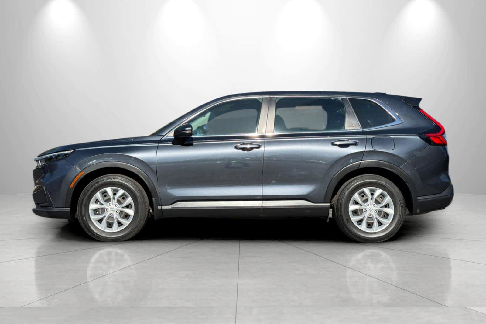 Used 2023 Honda CR-V LX image 5