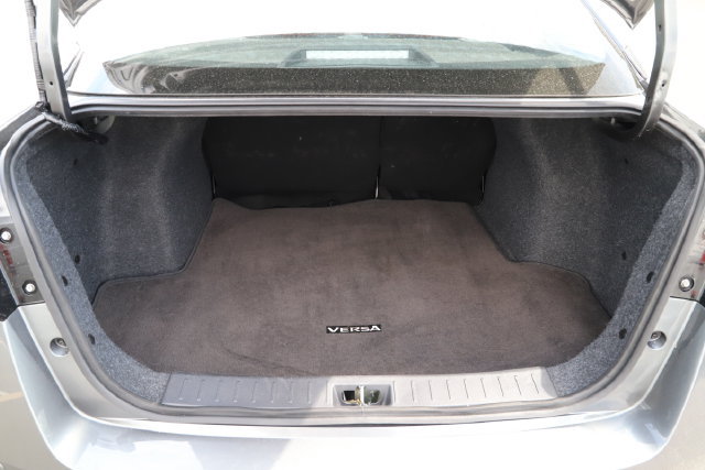 Used 2025 Nissan Versa SV FWD image 8