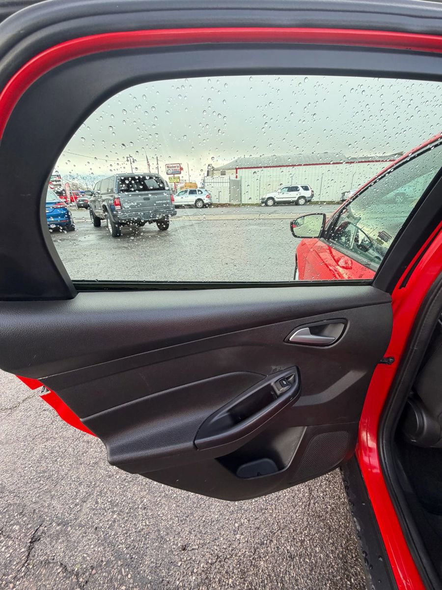 Used 2015 Ford Focus SE image 21