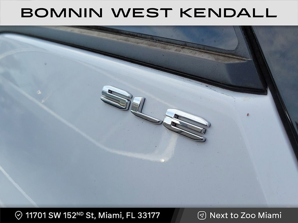 Used 2022 GMC Terrain SLE image 5