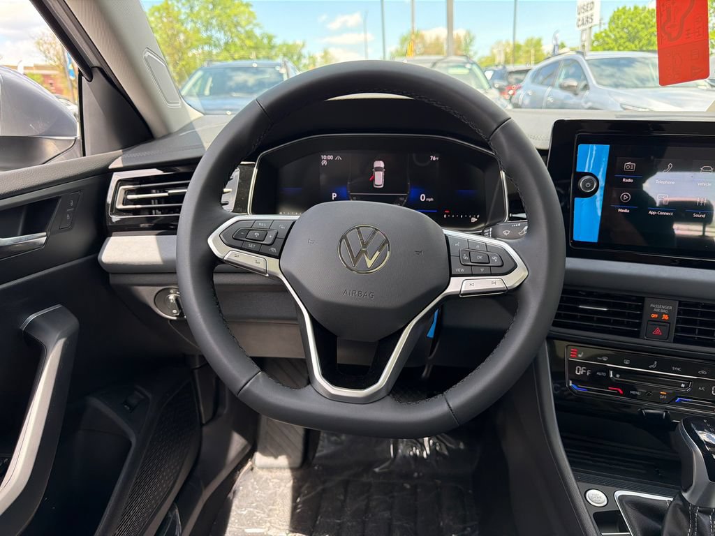 New 2026 Volkswagen Jetta SE FWD image 19