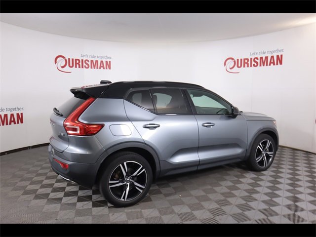 Used 2019 Volvo XC40 T5 Momentum image 14