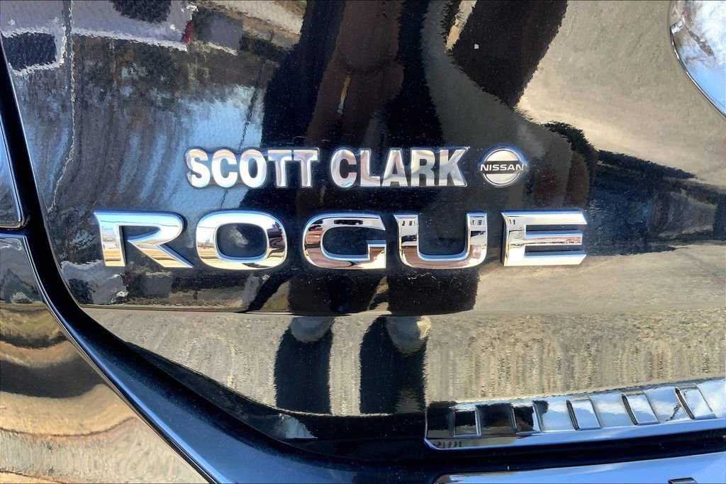 Used 2016 Nissan Rogue SL w/ SL Premium Package image 23