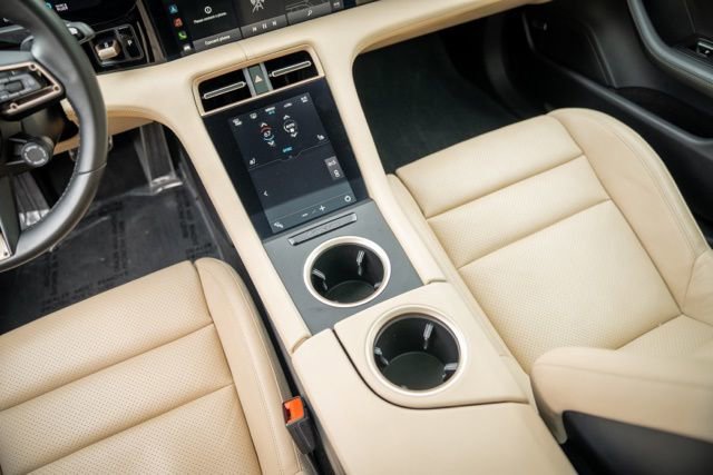 Used 2020 Porsche Taycan Turbo image 40