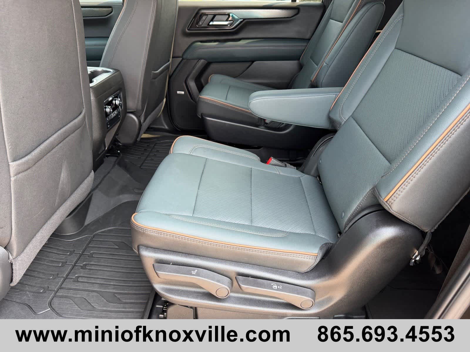 Used 2026 GMC Yukon XL AT4 AWD/4WD image 14