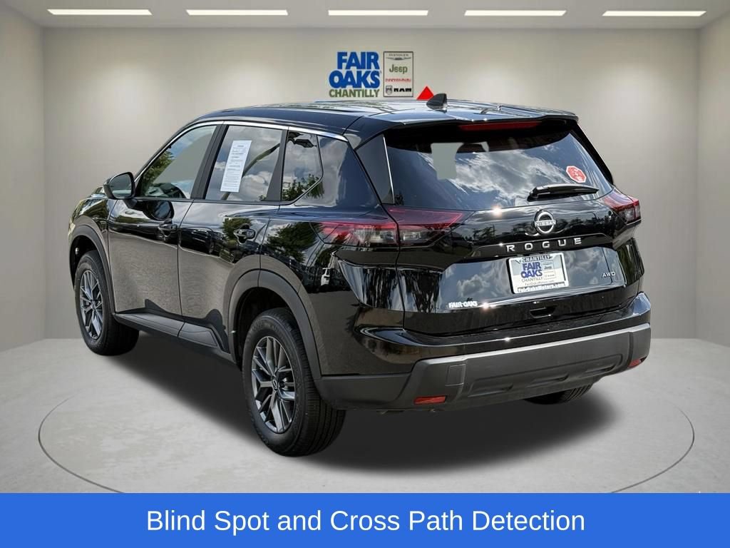 Used 2026 Nissan Rogue SV AWD/4WD image 9