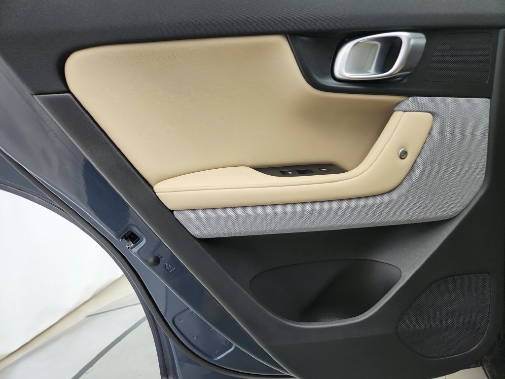 Used 2022 Polestar Polestar 2 w/ Plus Package AWD/4WD image 28