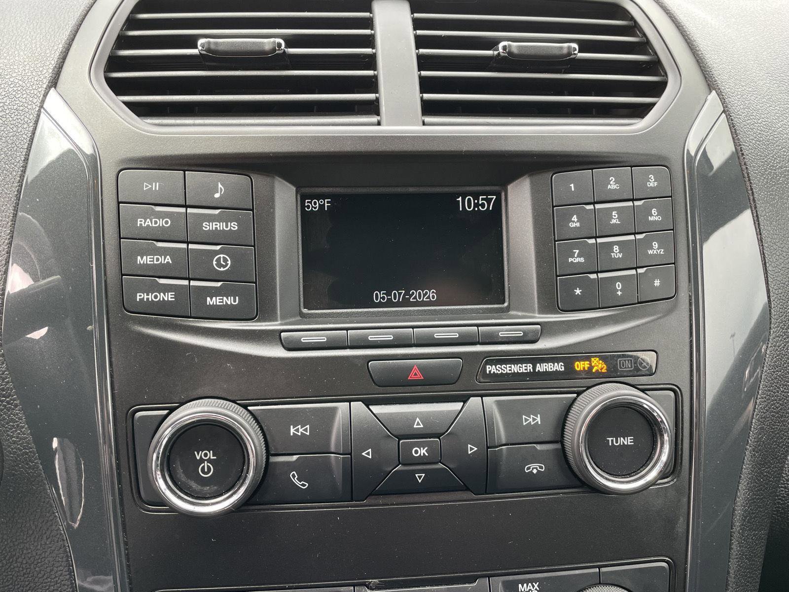 Certified 2018 Ford Explorer XLT FWD image 22