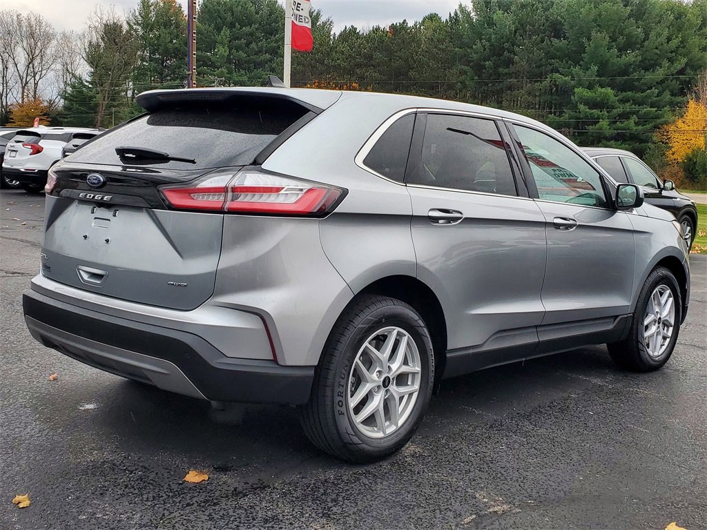 Used 2024 Ford Edge SEL image 5