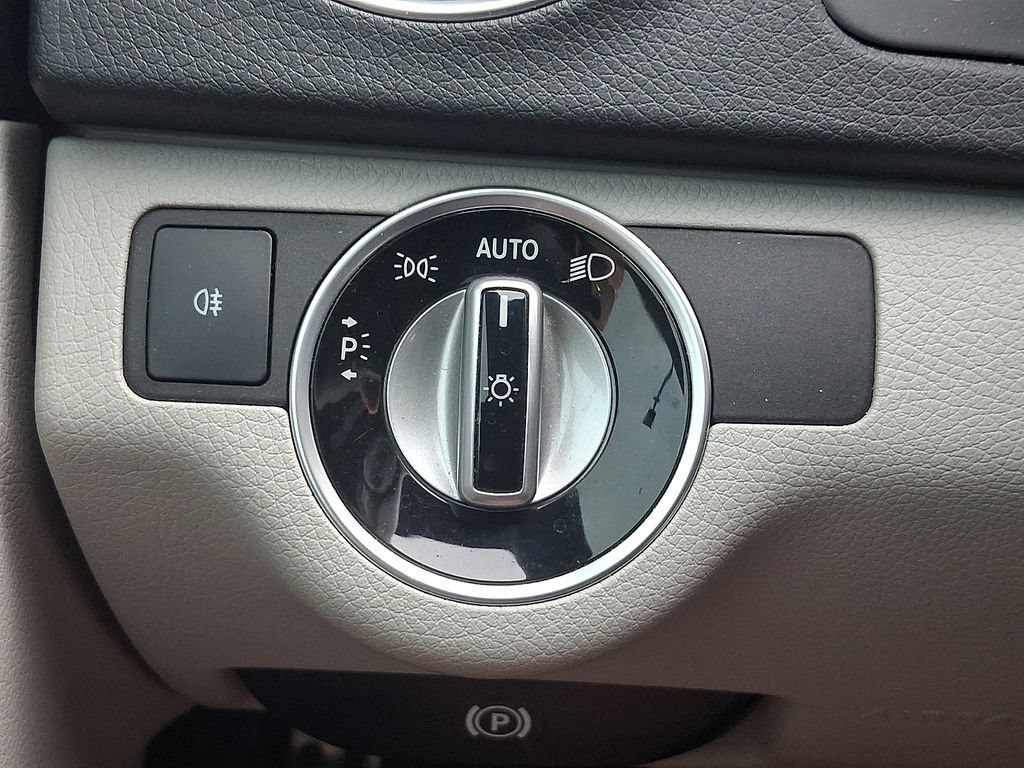 Used 2014 Mercedes-Benz C 300 4MATIC Sedan image 22