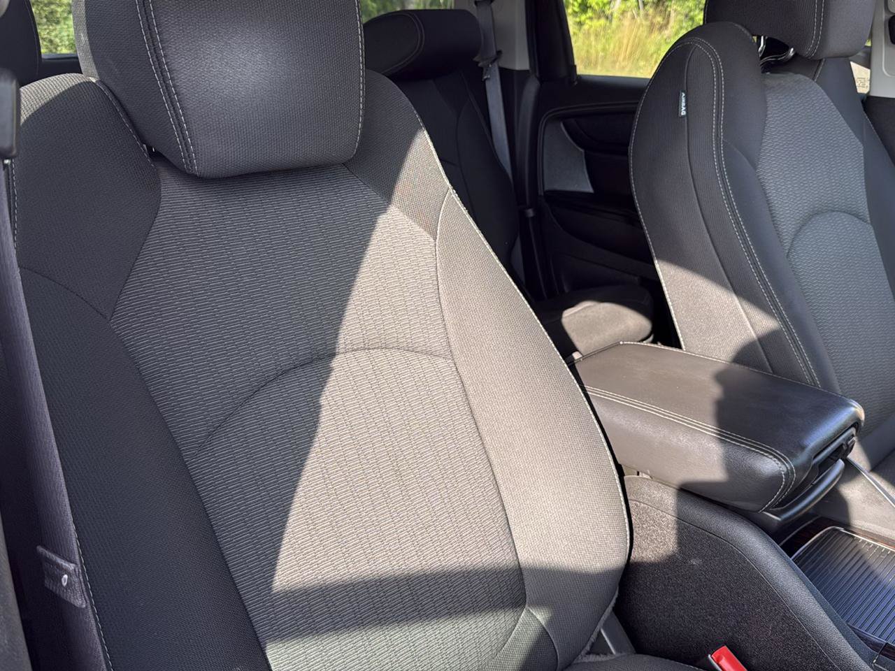 Used 2015 Chevrolet Traverse LT AWD/4WD image 29