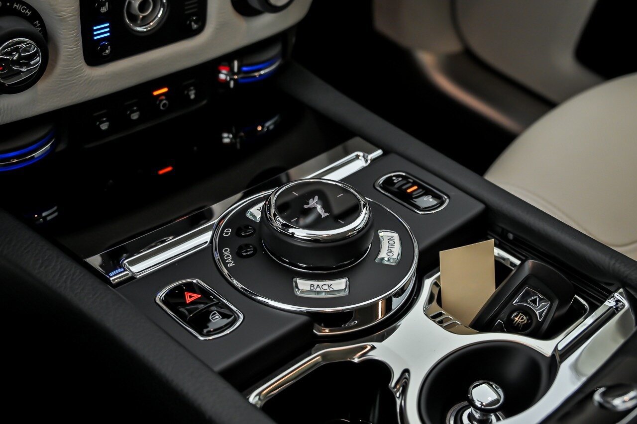 Used 2016 Rolls-Royce Ghost RWD image 39