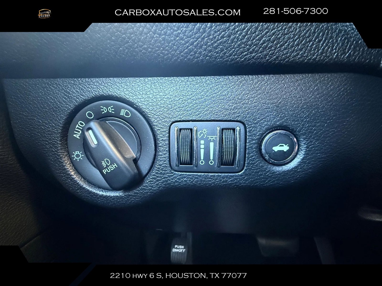 Used 2020 Dodge Challenger SXT w/ Blacktop Package RWD image 14