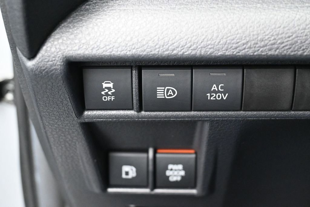 Used 2025 Toyota Sienna Limited AWD/4WD image 17