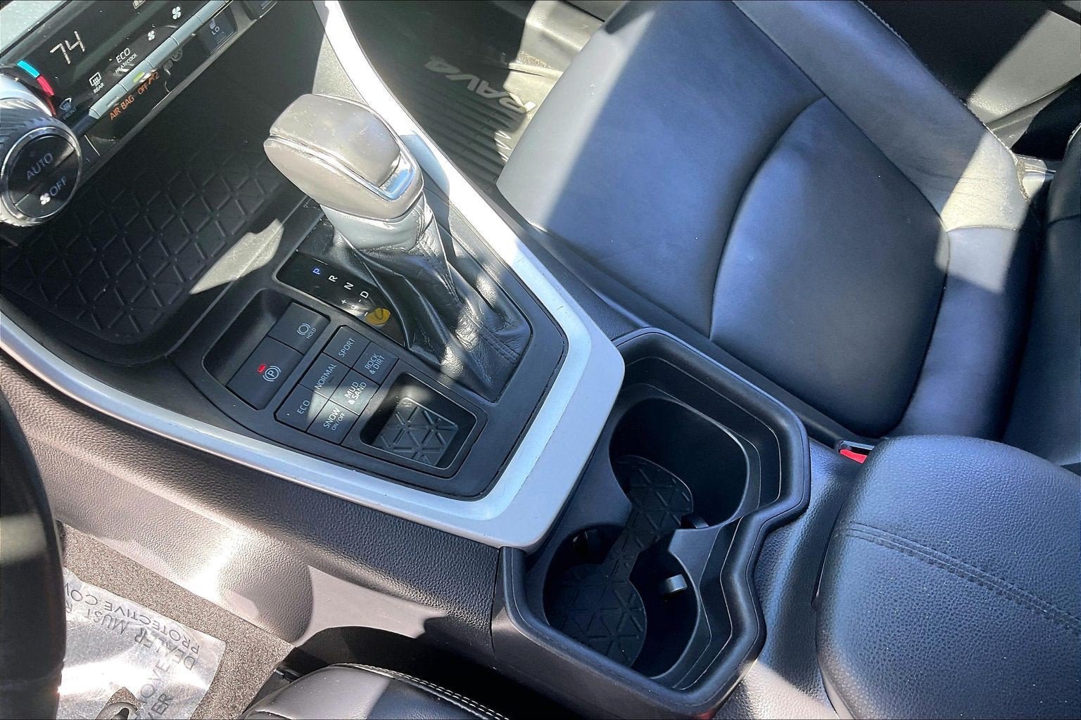 Used 2020 Toyota RAV4 XLE Premium AWD/4WD image 16