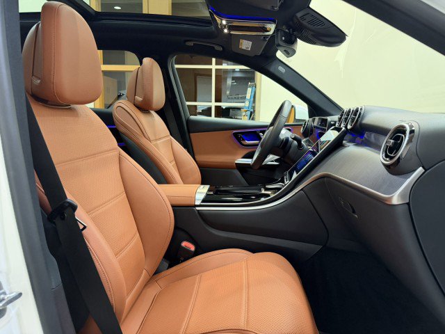Certified 2025 Mercedes-Benz GLC 300 image 15