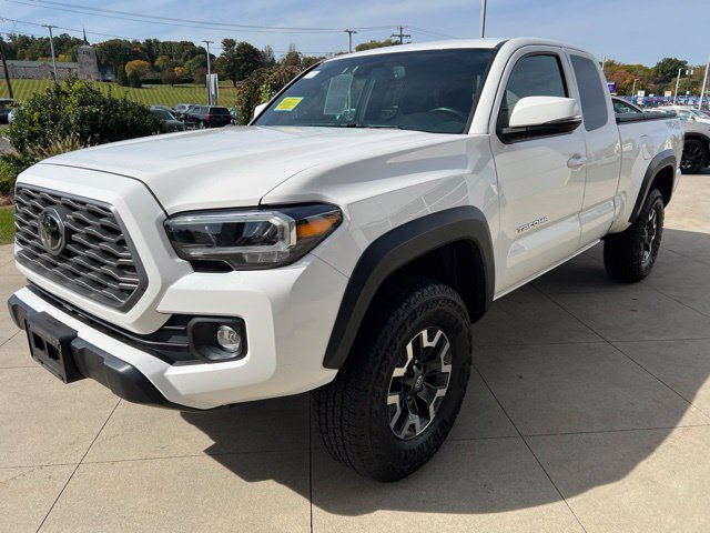 Used 2022 Toyota Tacoma TRD Off-Road w/ TRD Premium Off Road Package AWD/4WD image 5