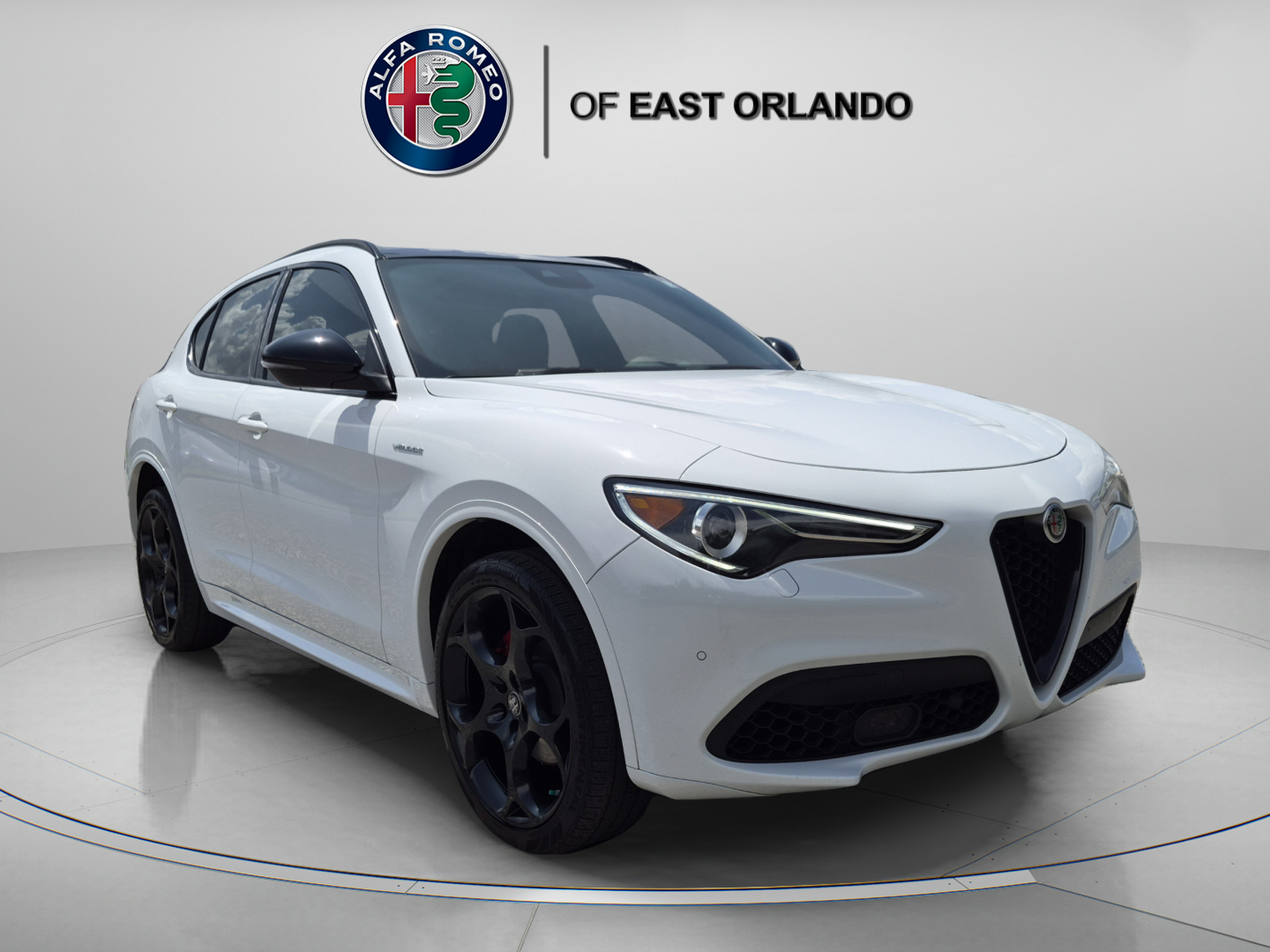 Used 2023 Alfa Romeo Stelvio Veloce AWD/4WD image 1