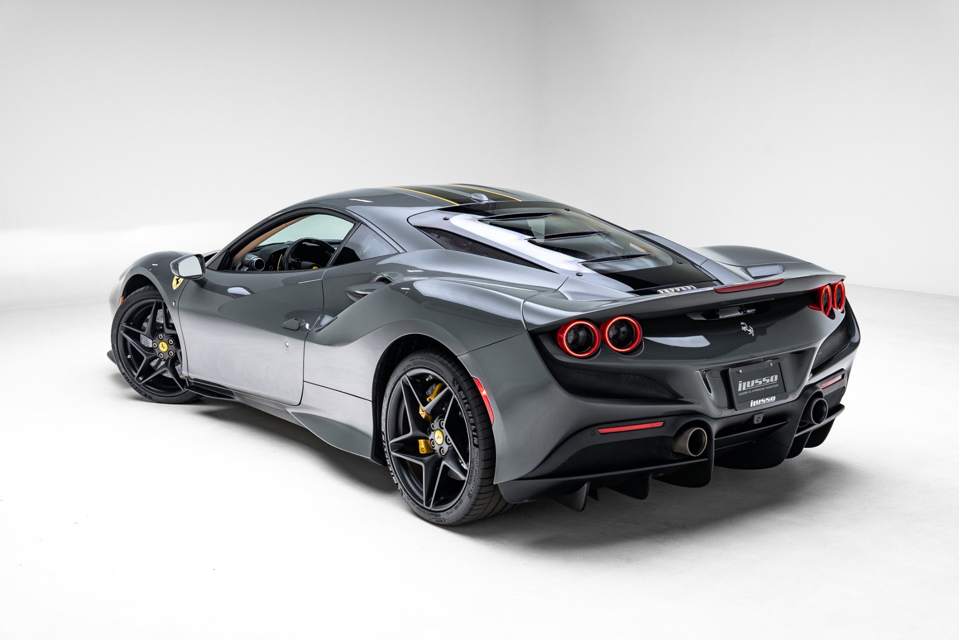 Used 2022 Ferrari F8 Tributo image 32