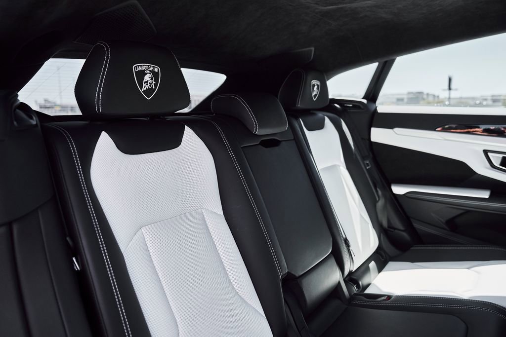 Used 2019 Lamborghini Urus AWD/4WD image 47