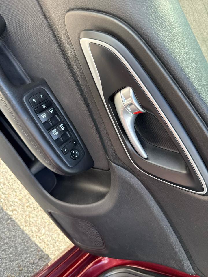 Used 2015 Chrysler 200 Limited w/ Convenience Group FWD image 12