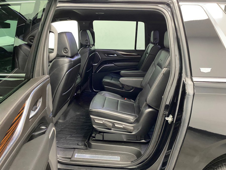 Used 2023 Cadillac Escalade ESV Luxury image 35