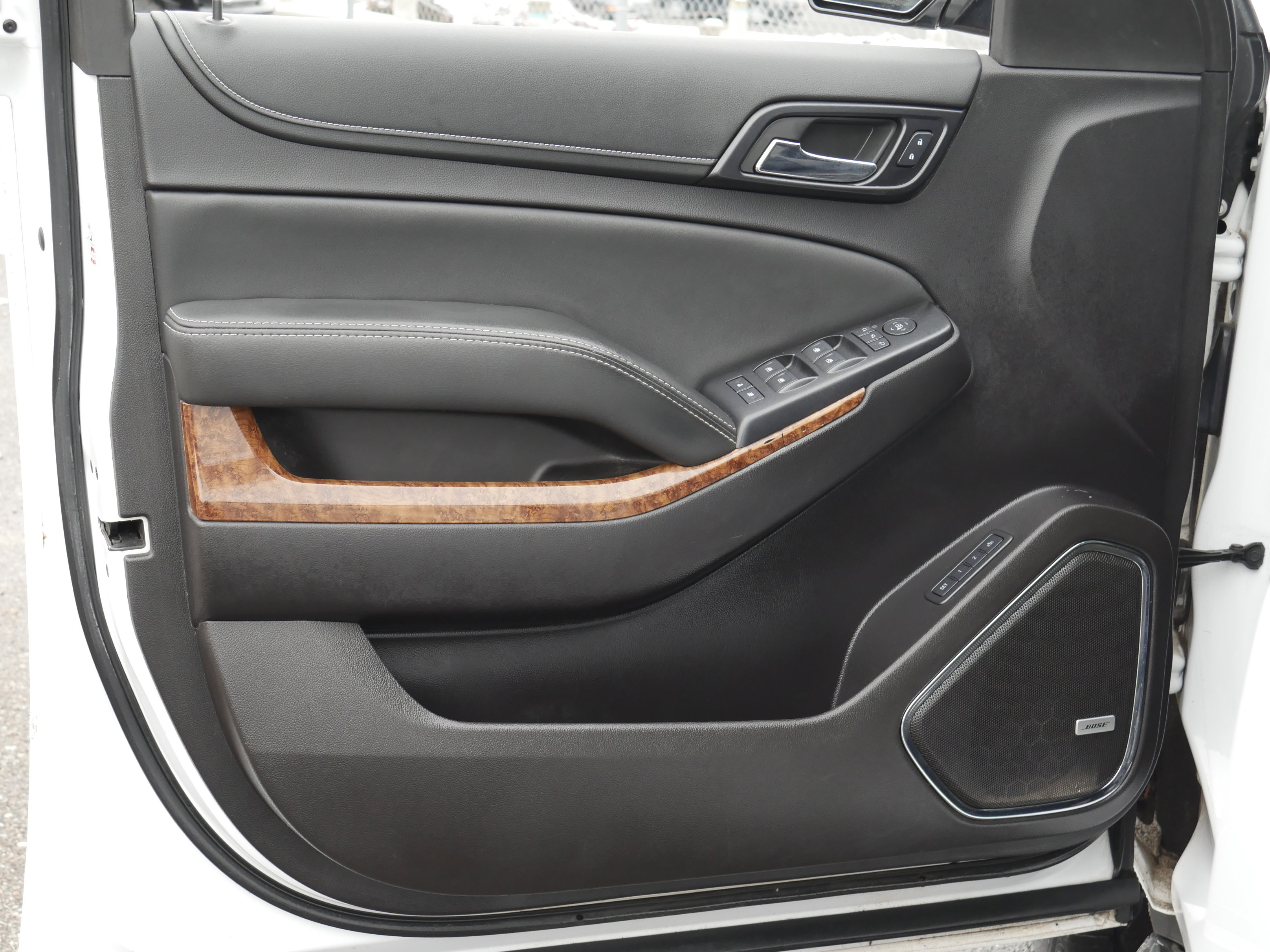 Used 2016 Chevrolet Tahoe LTZ image 39