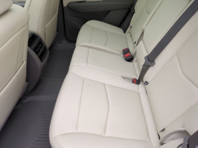 New 2026 Cadillac XT5 Premium Luxury w/ LPO, Floor Liner Package AWD/4WD image 22