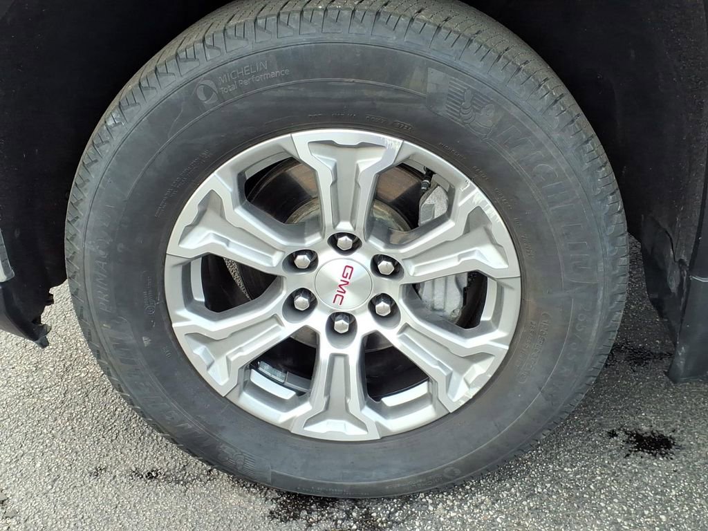 Certified 2025 GMC Sierra 1500 SLT image 12