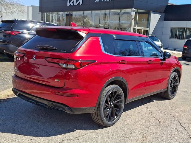 Used 2023 Mitsubishi Outlander SE Black Edition image 6