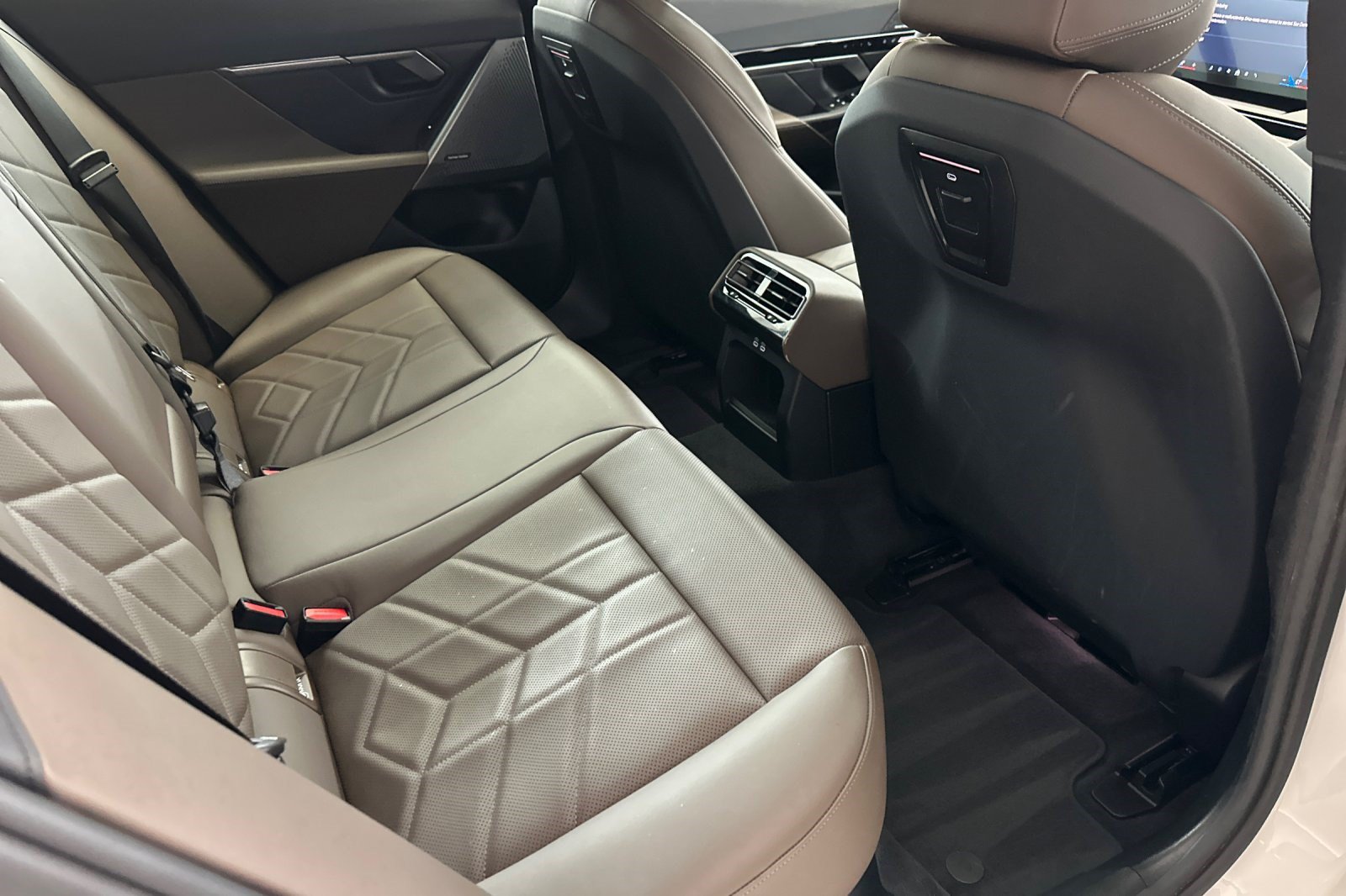Certified 2024 BMW 530i w/ M Sport Package RWD image 34