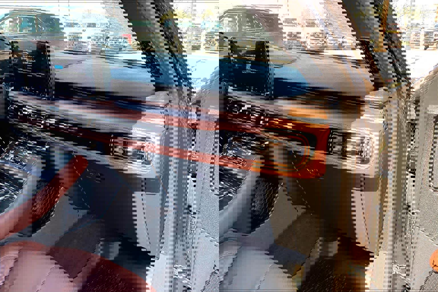 Used 2025 Lincoln Aviator Reserve image 19