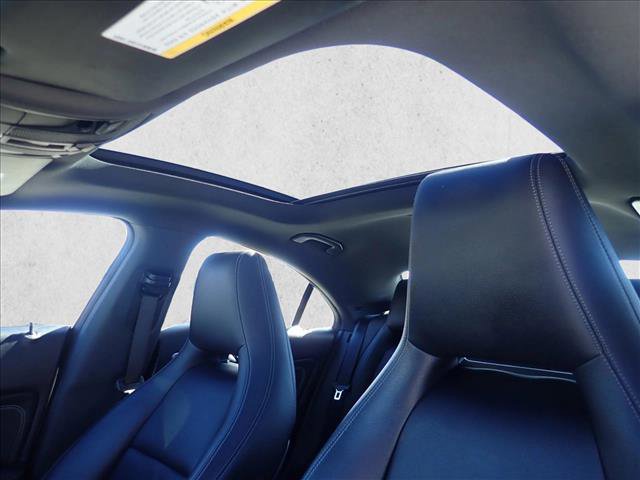 Used 2018 Mercedes-Benz CLA 250 4MATIC image 11