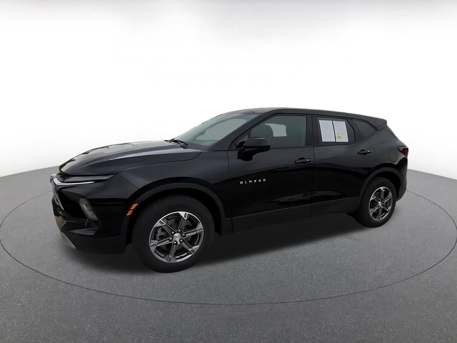Used 2025 Chevrolet Blazer LT FWD image 8