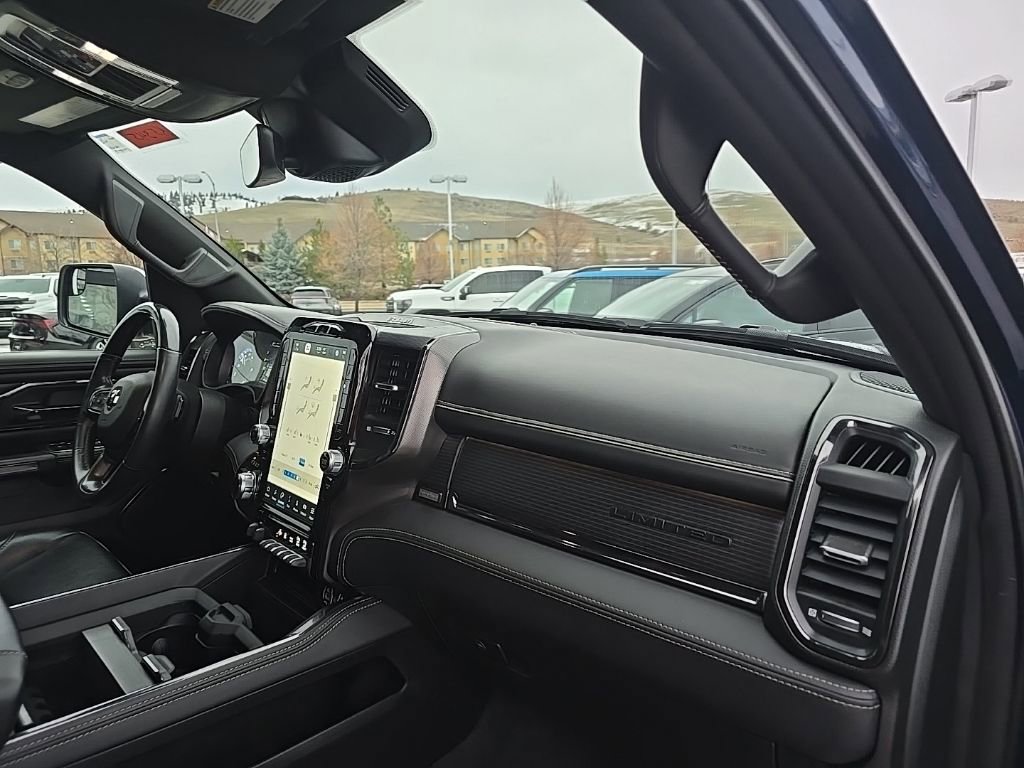 Used 2022 RAM 1500 Limited w/ Body-Colour Bumper Group image 7