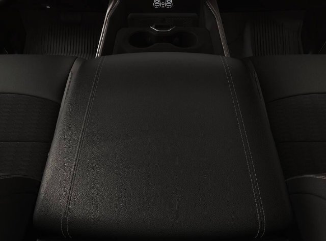New 2026 RAM 3500 Big Horn AWD/4WD image 4