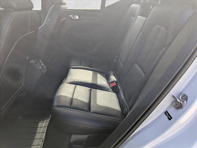 Used 2020 Volvo XC40 T5 Inscription image 18